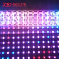 Écran LED maillé extérieur haute luminosité IP67 étanche 8000 CD pour stade, affichage numérique RGB en grille pour magasin de détail