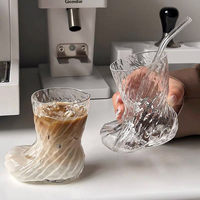 Gobelet en verre original en forme de botte, verre texturé unique en forme de chaussure pour café glacé, bière, cocktail