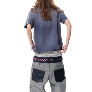 T-shirt Boxy da Uomo Grigio Sbiadito Effetto Acido con Grafica Angelo in Strass Termoadesivi, Dettagli Strappati, Oversize, Stile Hip Hop Streetwear - Product Image 4