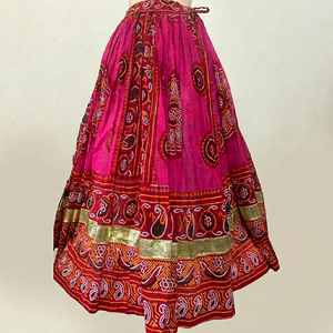 Falda Lehenga Tradicional para Mujer, Larga hasta el Suelo, Roja y Rosa, con Estampado Paisley Hecho a Mano, Prenda Étnica de Algodón, para Bodas en India y Pakistán - Product Image 1