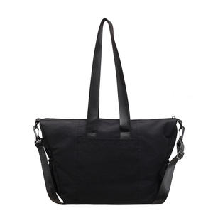 Bolso Tote Simple, Gran Capacidad, Casual y Versátil, Bolso de Hombro, Adecuado para el <span class=keywords><strong>Trabajo</strong></span>, Salidas, Gimnasio o Uso Cruzado. - Product Image 1