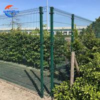 Clôture de sécurité en treillis métallique 3D facile à installer, panneau de clôture en treillis métallique 3D galvanisé pour route, école, usine