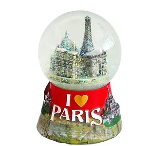 巴黎景点玻璃水球和树脂雪球带音乐的玻璃纪念品