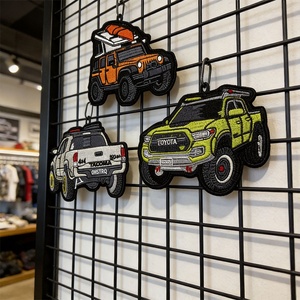 Parche Bordado Personalizado de Fabricación Profesional, Parche Bordado con Forma de Coche Multicolor, Insignia Bordada Personalizada al por Mayor - Product Image 3