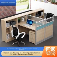 Bureau de travail commercial 4 places avec bibliothèque intégrée, design moderne et minimaliste, en bois, avec chaises de personnel assorties, en forme de barre