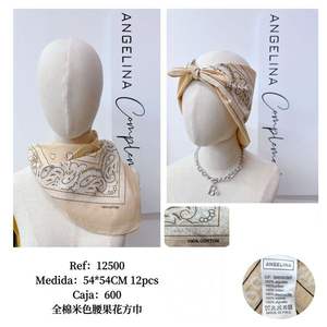 Écharpe carrée en coton beige à motifs paisley Angelina 54x54cm 12 pièces par boîte - Product Image 1