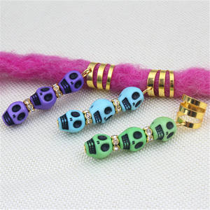 حقيبة واحدة من إكسسوارات الشعر المرصعة بالأحجار الأكريليكية لتزيين الضفائر ودبابيس الشعر على شكل جمجمة وإكسسوارات يدوية الصنع - Product Image 3