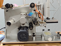 Machine d'étiquetage semi-automatique pour les étiquettes de bouteilles plates de détergent