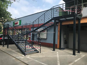 Escalera Exterior <span class=keywords><strong>de</strong></span> Acero Galvanizado Industrial con Diseño Duradero y Ecológico <span class=keywords><strong>para</strong></span> Uso en Almacenes - Product Image 4