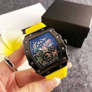 Reloj de pulsera de cuarzo mecánico de lujo para hombres Hot OEM Custom Logo Gold Metal Case con banda de cuero de lujo - Product Image 5