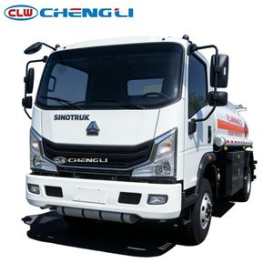 รถบรรทุกน้ำมันเชื้อเพลิง Sinotruk HOWO 4 ลูกบาศก์เมตร ถังคู่ สำหรับบรรทุกน้ำมันดีเซลและเบนซิน เพื่อการขนส่งและเติมน้ำมัน - Product Image 6