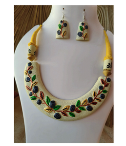 Ensemble de bijoux bohèmes en terre cuite, collier et boucles d'oreilles - Élégant et léger pour les mariages, les fiançailles et les soirées - Product Image 3