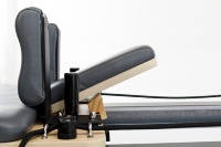 Table de Pilates Cadillac Robuste avec Cadre Métallique, Équipement Professionnel de Fitness pour Studio et Gym, Système à Ressorts