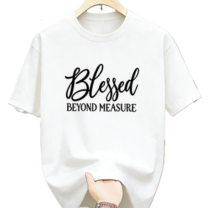 T-shirt con grafica ispiratrice della fede cristiana con testo corsivo Blessed Beyond Measure - Product Image 4