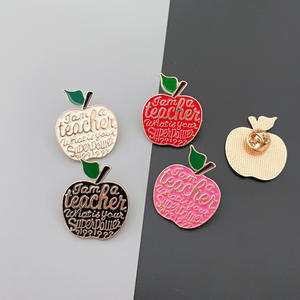 Broche créative en métal motif pomme, décoration de <span class=keywords><strong>sac</strong></span> <span class=keywords><strong>à</strong></span> <span class=keywords><strong>dos</strong></span>, cadeau <span class=keywords><strong>pour</strong></span> la Fête des Enseignants, épinglette en émail, badge métallique <span class=keywords><strong>pour</strong></span> la Semaine de la Reconnaissance des Enseignants - Product Image 2