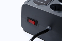Regulador de Voltaje de CA Monofásico de 1000VA Personalizado por el Fabricante, Entrada de 50/60Hz 145-275V, Sistema de Control por Relé, Certificado CE, 1 Año de Garantía