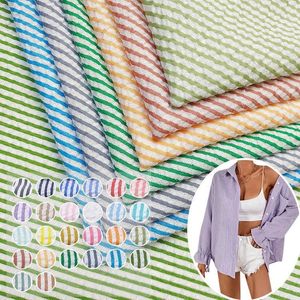 Bán Buôn 100% Polyester Sợi Nhuộm Sọc Seersucker Dệt Vải 85gsm Đồng Bằng Trọng Lượng Nhẹ Nhăn Mềm Thời Trang Vải Cho Hàng May Mặc - Product Image 1