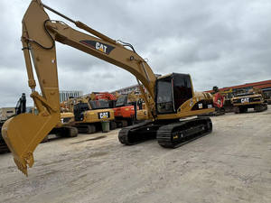 Excavadora de cadenas Caterpillar 320CL usada de 20 toneladas, modelo 2022, con motor de alta calidad y componentes hidráulicos Nabtesco. - Product Image 2