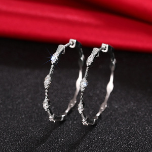 Orecchini a Cerchio Geometrici Marquise per Donne, Design Audace e Unico, Gioielli di Moda - Product Image 3