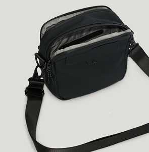 Bolsa de Hombro Individual de PU Resistente al Agua Personalizada al por Mayor, Bolsos de Mensajero Veganos Modernos, Mini Bolsa Cruzada para Hombre - Product Image 2