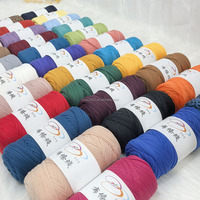 Vente en gros de t-shirts tricotés à la main en polyester 100% tapis au crochet sacs à haute élasticité 200g pour le stockage des pantoufles teints