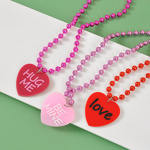 Cadeau de Saint Valentin <span class=keywords><strong>pas</strong></span> <span class=keywords><strong>cher</strong></span> <span class=keywords><strong>collier</strong></span> de perles en forme de coeur <span class=keywords><strong>rouge</strong></span> colliers de perles de Mardi Gras en vrac perles de fête rose <span class=keywords><strong>rouge</strong></span> de Bachelorette - Product Image 6