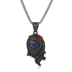 Collar con colgante de esqueleto yunnique, aleación de zinc, acero, color azul, ojos rojos, rosa, joyería de moda unisex, cadena de 60cm - Product Image 1