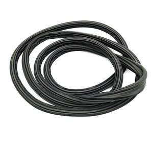 Toyota 67881-0R020 Junta de Sellado para Maletero, Tira de Sellado para RAV4 2009-2012, Negra, Pieza de Repuesto - Product Image 4