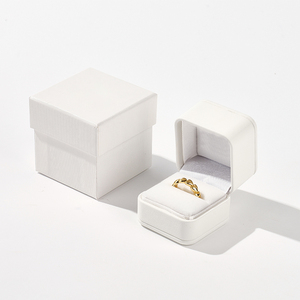 Caja de Joyería de Alta Gama FANXI, Cajas de Joyería de Cuero PU Blanco de Lujo Personalizadas con Logotipo - Product Image 1