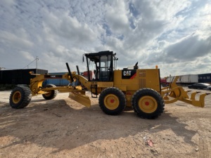 Б/у автогрейдер Caterpillar GC 140K (Япония, 2020 г.) в наличии, с отвалами - Product Image 4