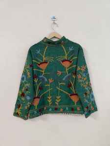 Veste en coton Suzani faite à la main de style bohème verte, broderie TNT colorée, manteau vintage tribal, vêtements de festival, veste en coton Suzani - Product Image 6