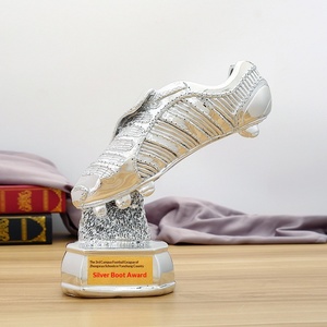كأس تذكاري ثابت من الراتنج المطلي بالذهب لبطولة كرة القدم، لجائزة أفضل هداف للكرة الذهبية - Product Image 3