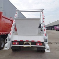 Truk sampah hidrolik ayunan Sinotruk H0W0 4x2 116hp 5 Ton terlaris