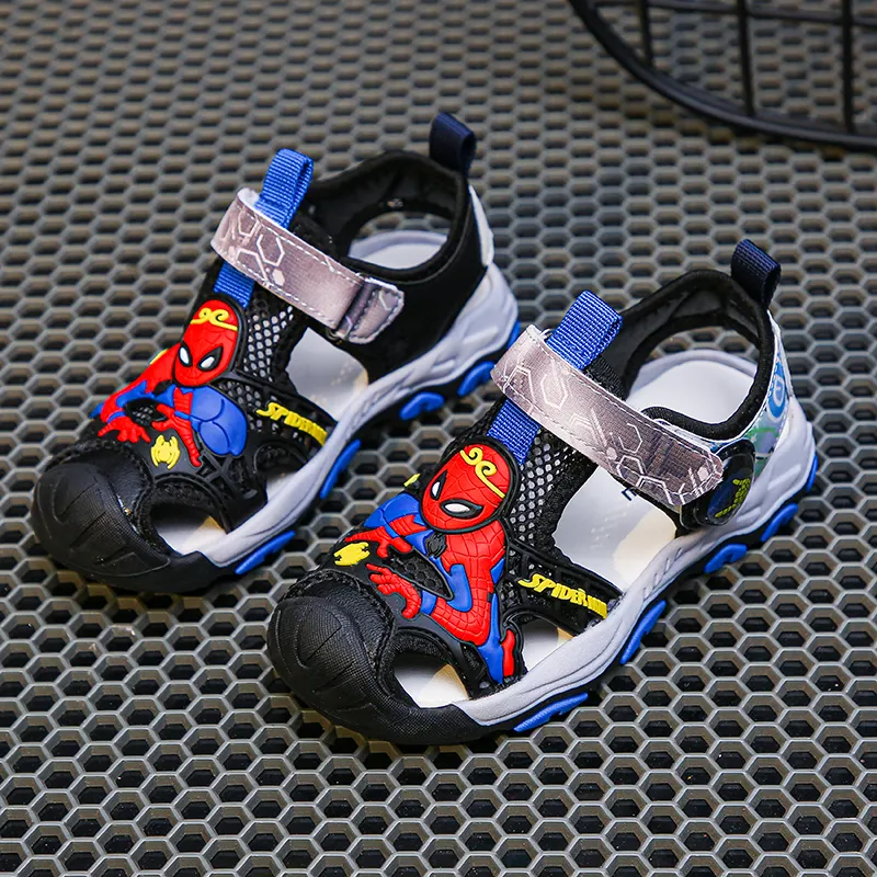 Nouveau été enfants plage garçons sandales de plein air enfants chaussures bout fermé soutien de la voûte plantaire Spiderman enfants sandales de Sport