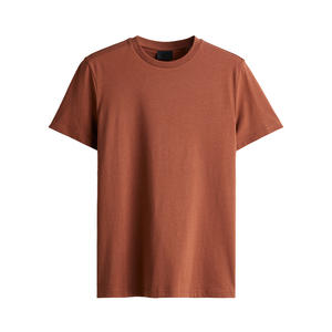 เสื้อยืดคอกลมผ้าคอตตอนผสมสำหรับผู้ชาย ดีไซน์เย็บเสริมความแข็งแรง พร้อมสัมผัสนุ่มแบบวินเทจเพื่อสไตล์ที่ทนทาน - Product Image 2