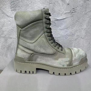 Bottes de moto rétro de haute qualité pour la randonnée décontractée. Disponible en tailles 35-46 pour hommes et femmes. - Product Image 1