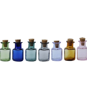 9 colores Mini vacío Pequeño Deseo vial cuadrado deriva botellas juguete botella <span class=keywords><strong>de</strong></span> almacenamiento colgante botella <span class=keywords><strong>de</strong></span> vidrio accesorios para <span class=keywords><strong>casa</strong></span> <span class=keywords><strong>de</strong></span> <span class=keywords><strong>muñecas</strong></span> - Product Image 1