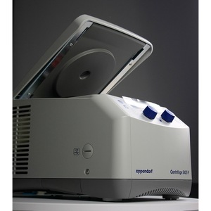 Centrífuga Eppendorf 5425 R Refrigerada 14500 RPM 31554xg para Uso en Laboratorio - Product Image 1