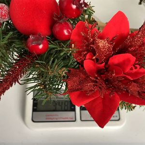 Nouvelle couronne de Noël à suspendre à la porte, décoration de Noël haut de gamme en peluche, ornements de branche d'arbre pour la décoration de porte - Product Image 3