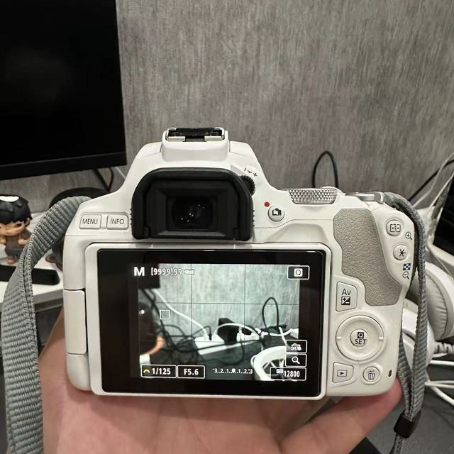 9600W pixel Retro Photography Digital CCD Camera for Photography, Capable of Taking Photos and Uploading Them to Mobile Phones.