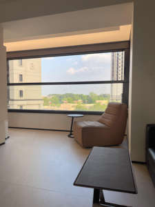 Fenêtre <span class=keywords><strong>de</strong></span> balcon coulissante intelligente en aluminium et verre, insonorisée, électrique, verticale et rétractable - Product Image 1