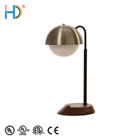 Lampe de table décorative moderne simple personnalisable E26 pour les chambres d'hôtel, les chambres à coucher, les tables de chevet, les bureaux, la lecture