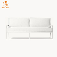 Modernes Outdoor-Sofa-Set mit Metallrahmen, X-Back-Loungesessel, wetterfeste weiße Kissen, Garten- und Terrassenmöbel