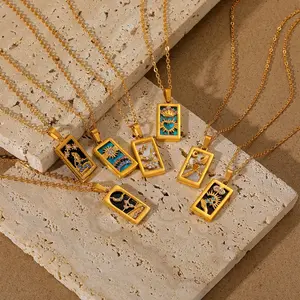À la mode carré coloré émail Zircon Tarot cartes pendentif collier 18k plaqué or colliers en acier inoxydable pour les femmes