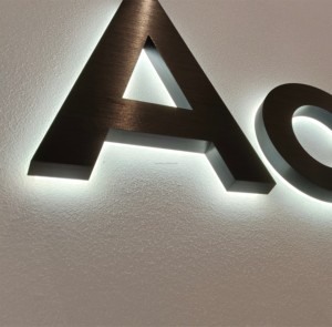 Insegna <span class=keywords><strong>con</strong></span> Logo Alfabetico 3D LED Personalizzabile per Edifici Commerciali, Negozi e <span class=keywords><strong>Aziende</strong></span> <span class=keywords><strong>con</strong></span> Retroilluminazione in Colori Personalizzati - Product Image 1