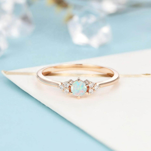 แหวนหมั้นโอปอลวินเทจ ชุบทองคำเหลือง เครื่องประดับเงินแท้ 925 ทรงกลม ดีไซน์เรียบหรู - Product Image 1