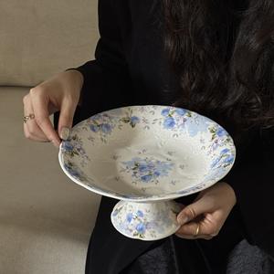 Nouvelles tasses, assiettes, bols, socles et assiettes à dessert de style occidental en céramique à motif de rose bleue française en relief - Product Image 6