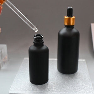 Botella de Vidrio Esmerilado Negro con Gotero de 10ml, 15ml, 20ml, 30ml, 50ml, 100ml, Caja Personalizada, Botella con Gotero de Aceite Negro Mate con Caja - Product Image 2