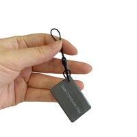 Muestra gratis personalizado impermeable 13,56 MHz Nfc epoxi etiqueta llaveros programables con cuerda negra