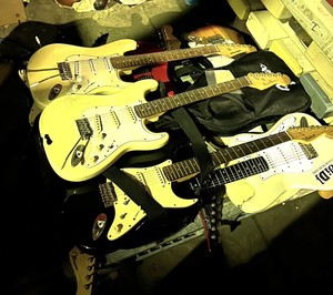 Nhạc cụ dây đã qua sử dụng chất lượng cao: <span class=keywords><strong>Violin</strong></span>, Shamisen, Guitar điện - Product Image 4